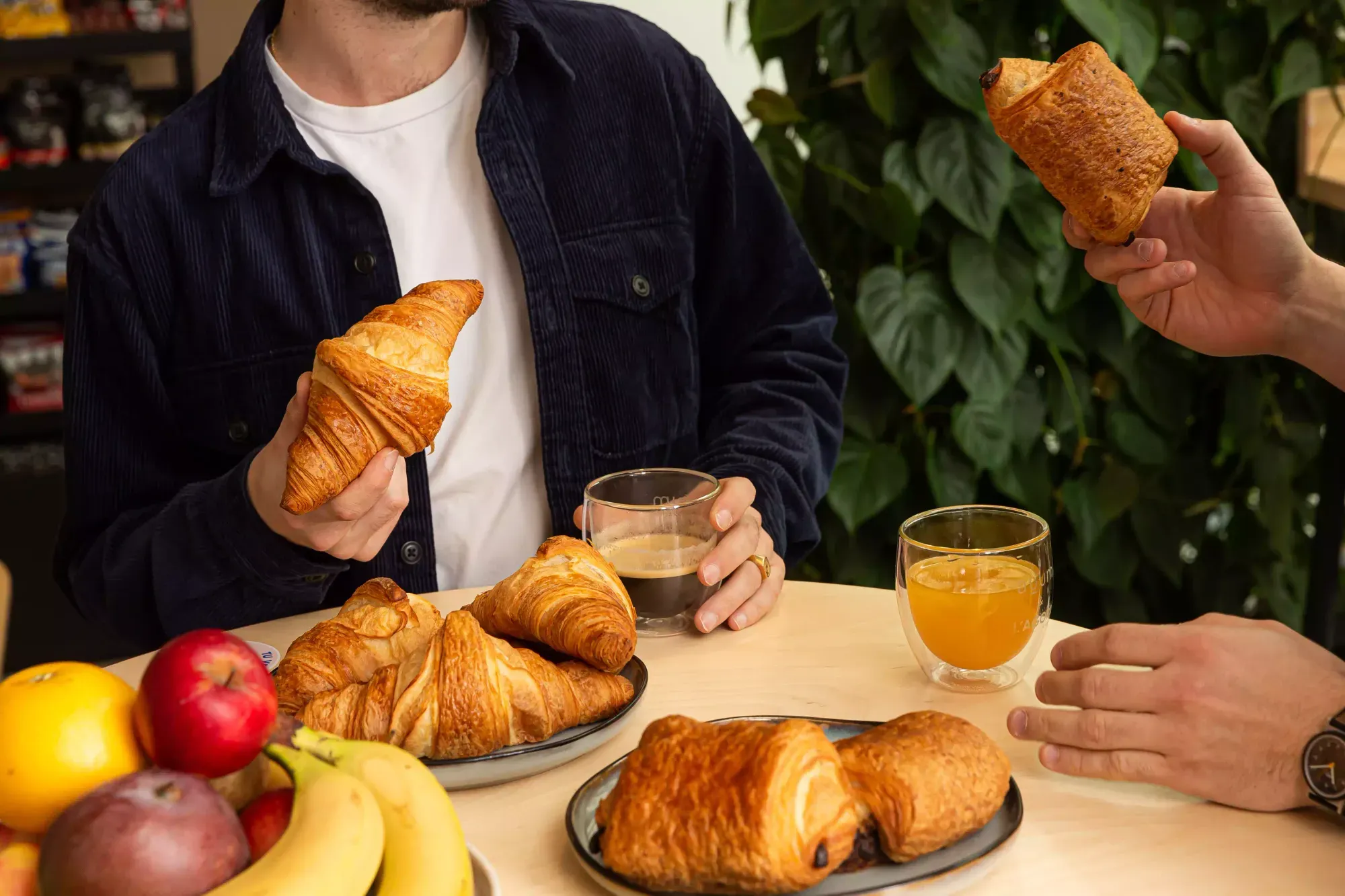 673c60b2fd3b392b72e6d697 Produits petits déjeuners jus de fruits café p 2000