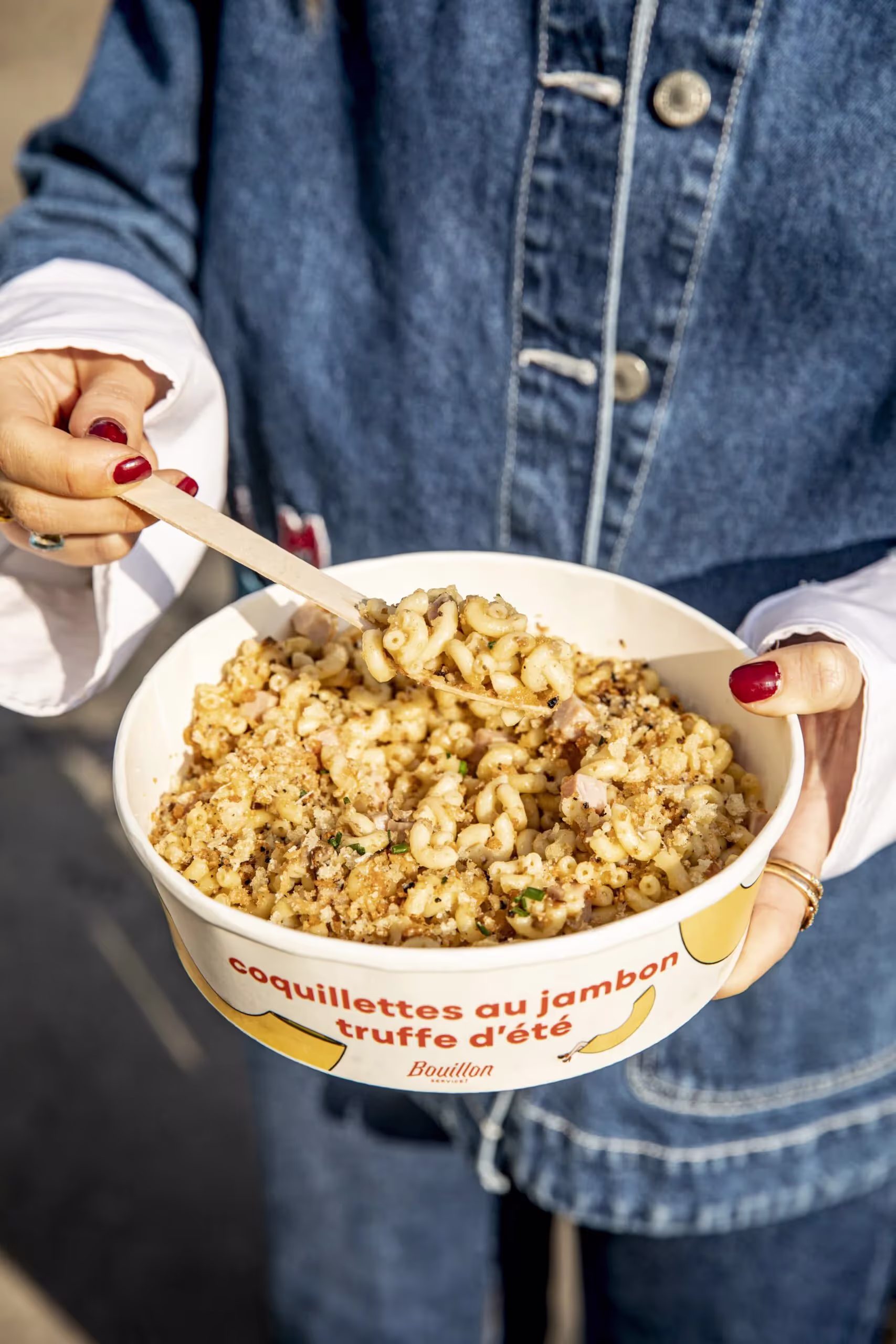 65f81fb69a9665a9dca28d71_moment02b